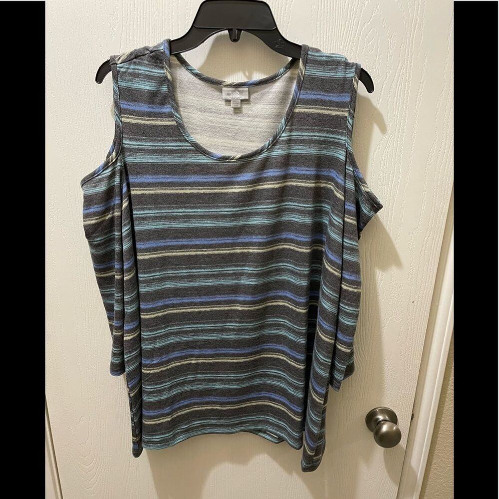 Avenue cold shoulder‎ top 18/20